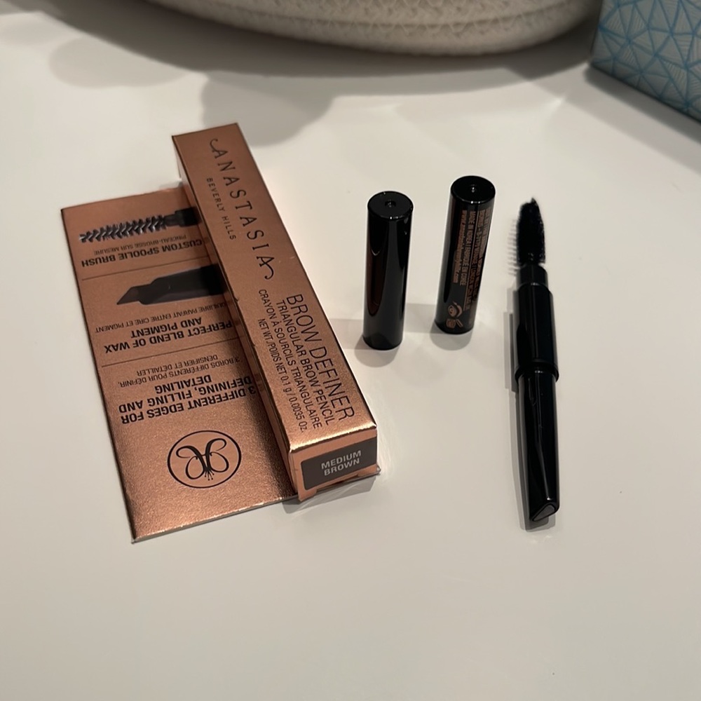Anastasia Beverly Hills 3-in-1 Triangle Tip Brown Definer MEDIUM BROWN